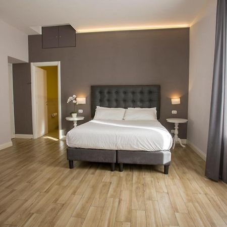 Colosseo Prestige Rooms Rome Bagian luar foto