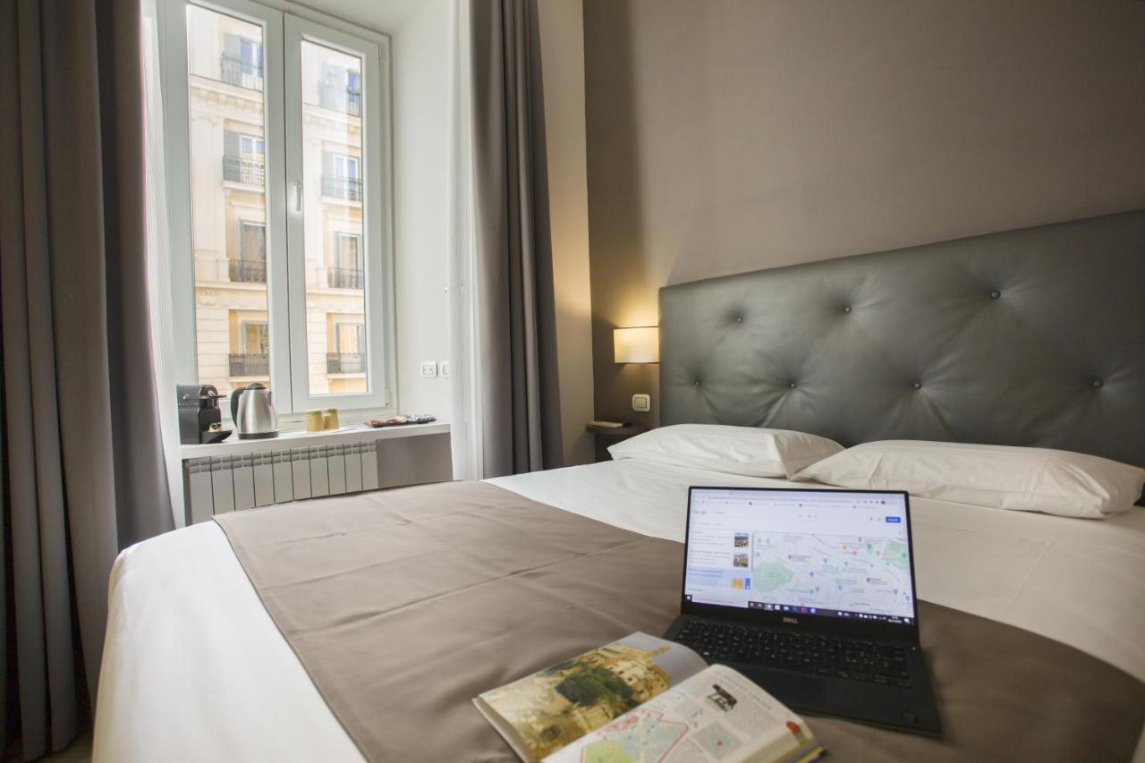 Colosseo Prestige Rooms Rome Bagian luar foto
