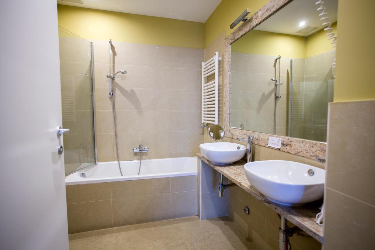 Colosseo Prestige Rooms Rome Bagian luar foto