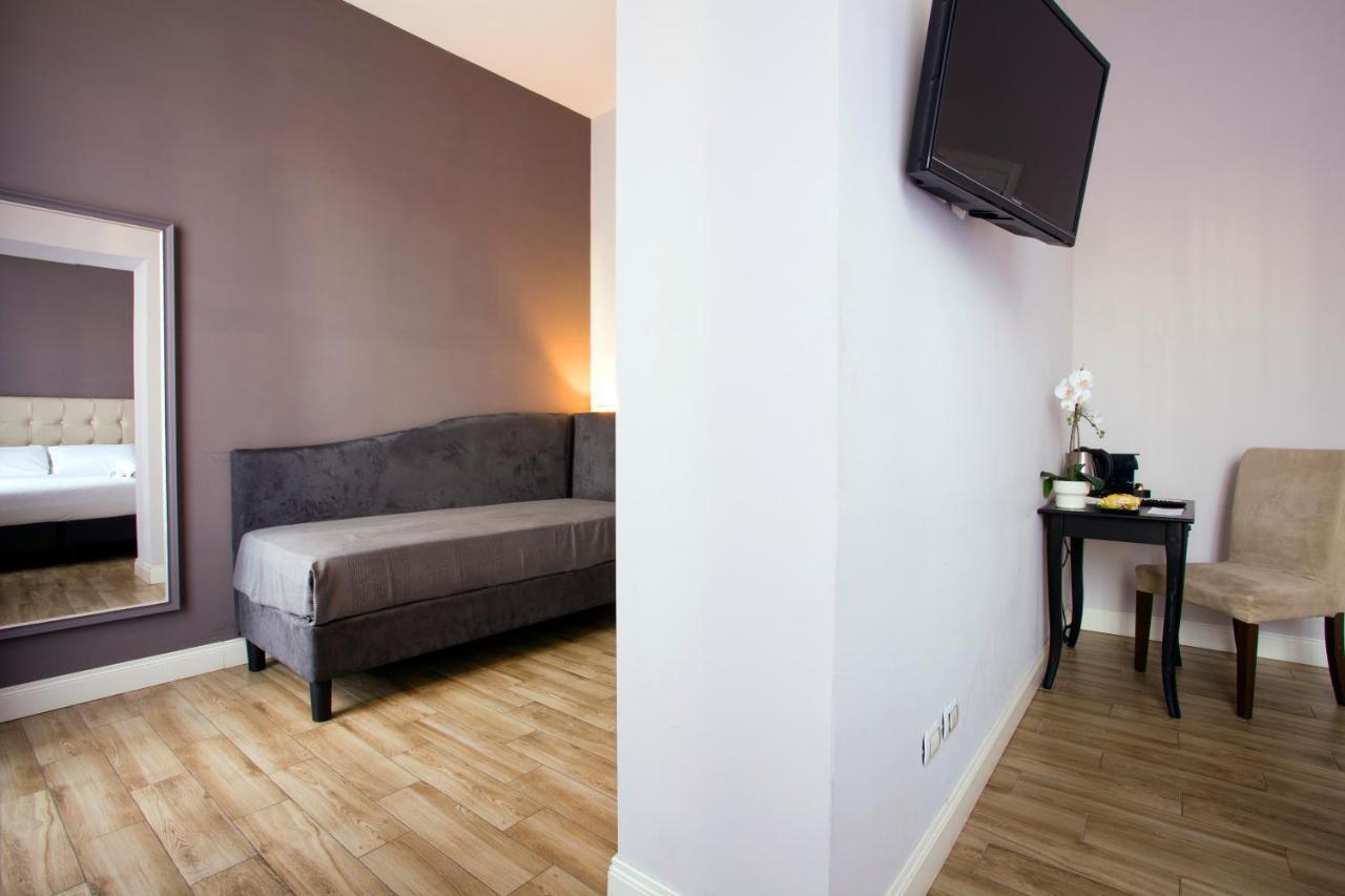 Colosseo Prestige Rooms Rome Bagian luar foto