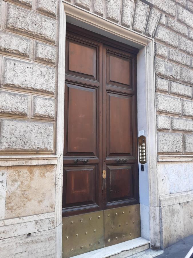 Colosseo Prestige Rooms Rome Bagian luar foto